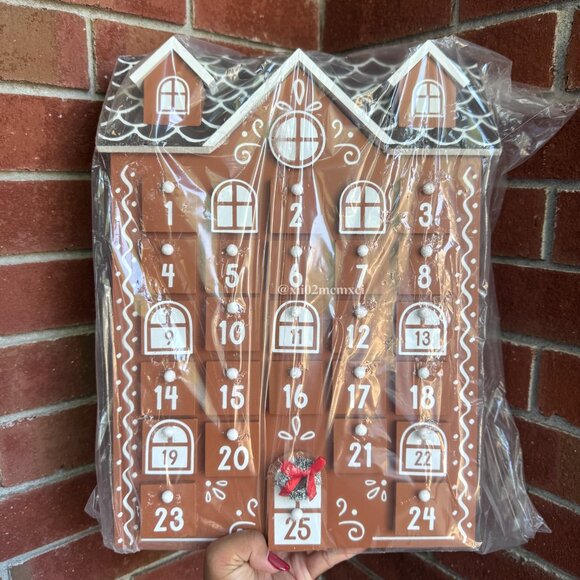 TARGET WONDERSHOP CHRISTMAS GINGERBREAD HOUSE COUNTDOWN - Picture 1 of 4